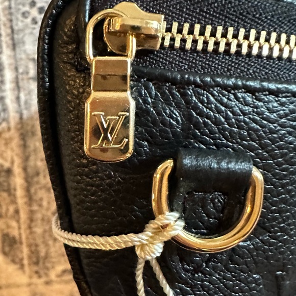 Louis Vuitton Mini Bumbag in Black Empreinte Leather - Picture 7 of 14